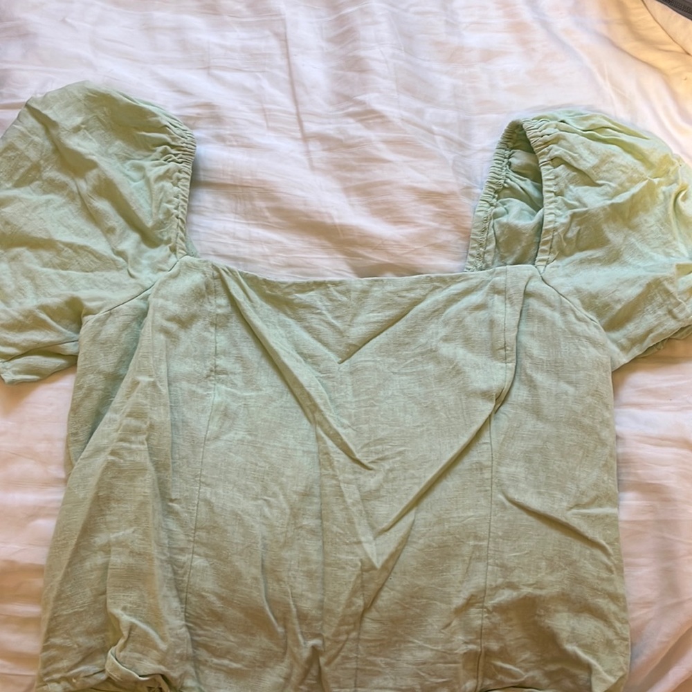 abercrombie mint green top with puff sleeves